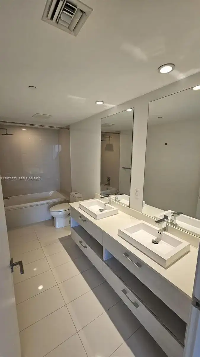 45 SW 9th St # 2102, Miami FL 33130 photo 3