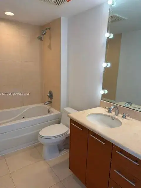 50 W Biscayne Blvd # 3907, Miami FL 33132 photo 2