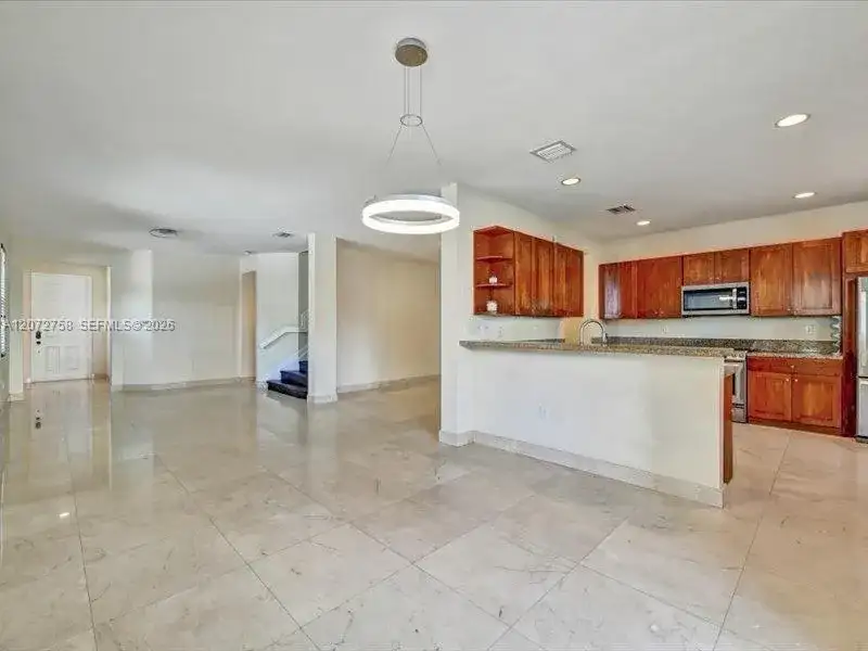 7490 NW 115th Ct, Doral FL 33178 photo 2