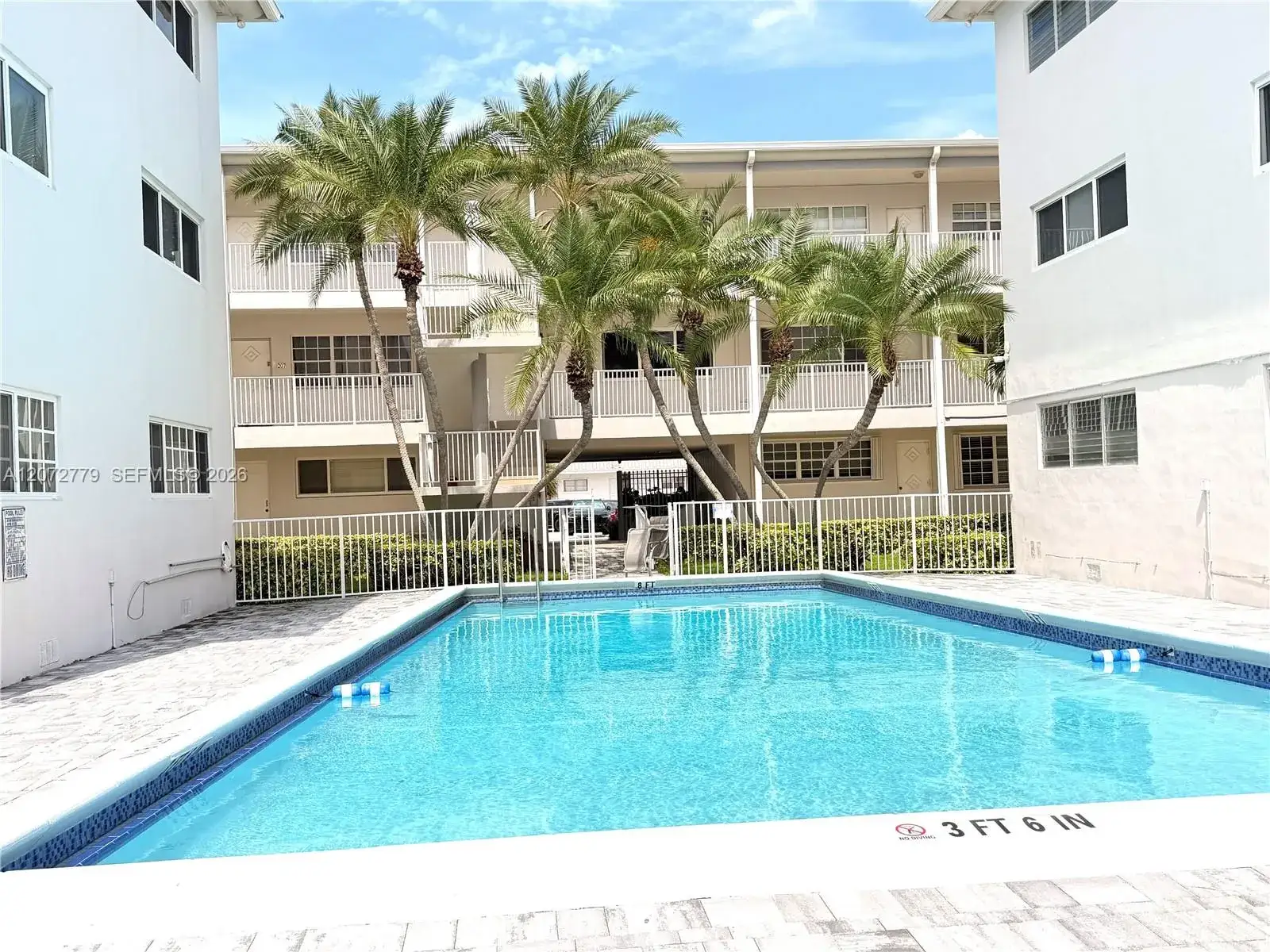 462 Golden Isles Dr # 305, Hallandale Beach FL 33009