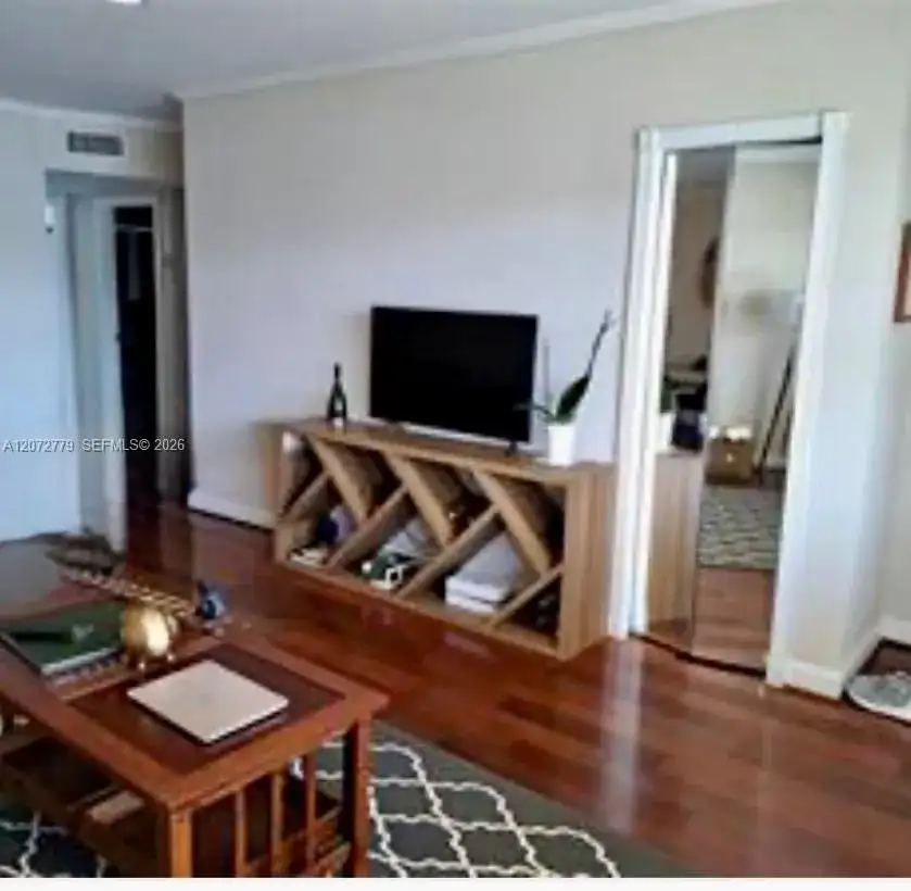462 Golden Isles Dr # 305, Hallandale Beach FL 33009 photo 4