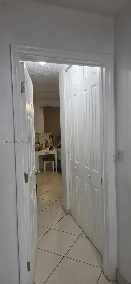 4118 N Circle Dr, Hollywood FL 33021
