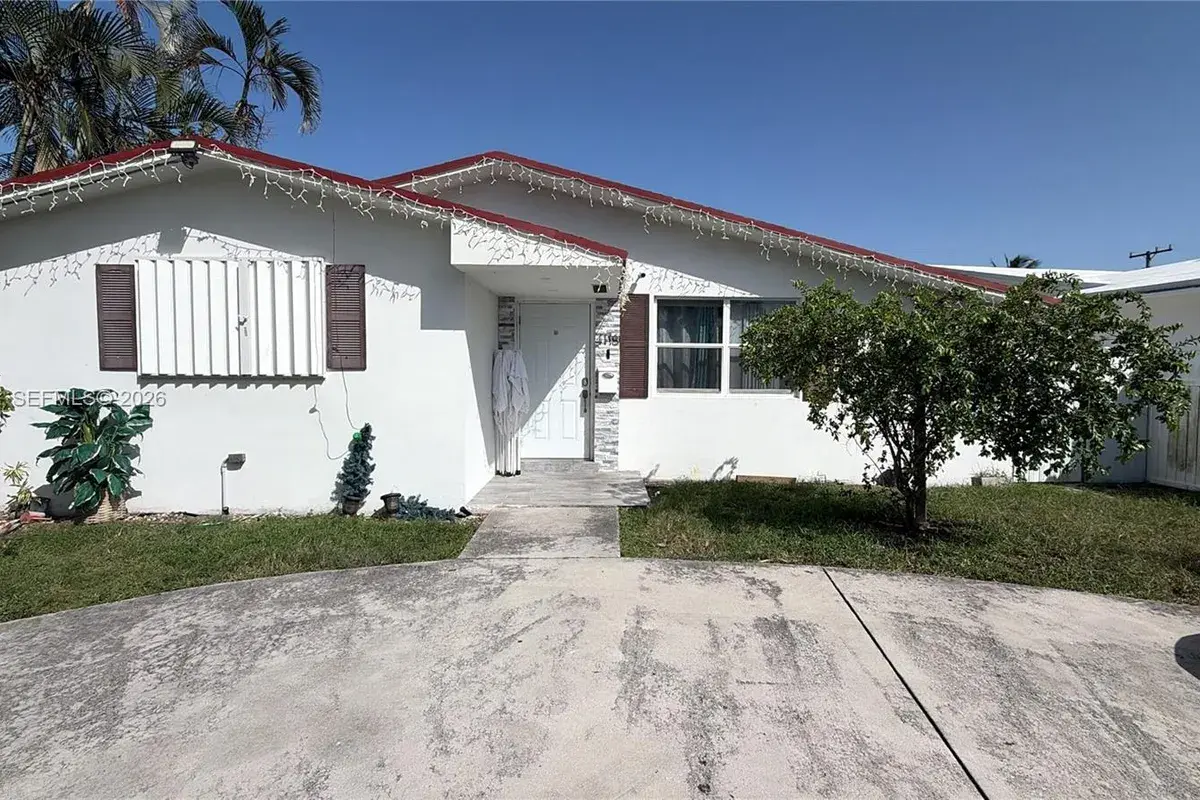 4118 N Circle Dr, Hollywood FL 33021