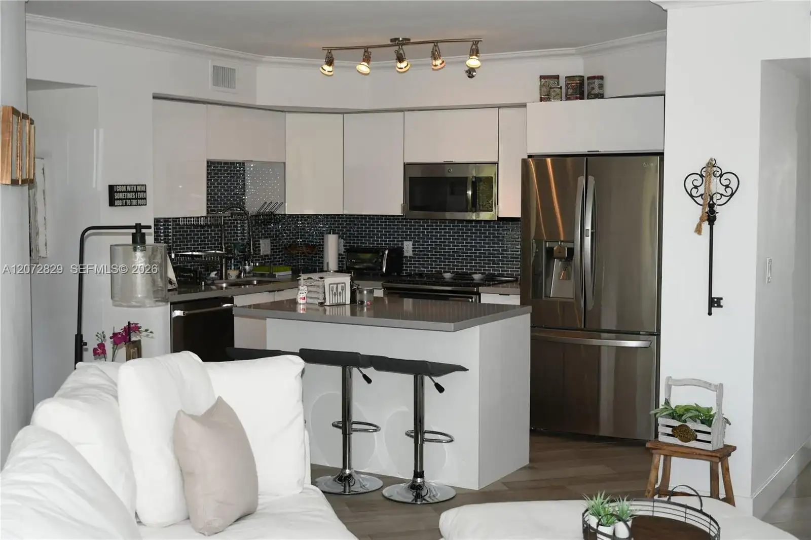 1000 E Island Blvd # 303, Aventura FL 33160 photo 2