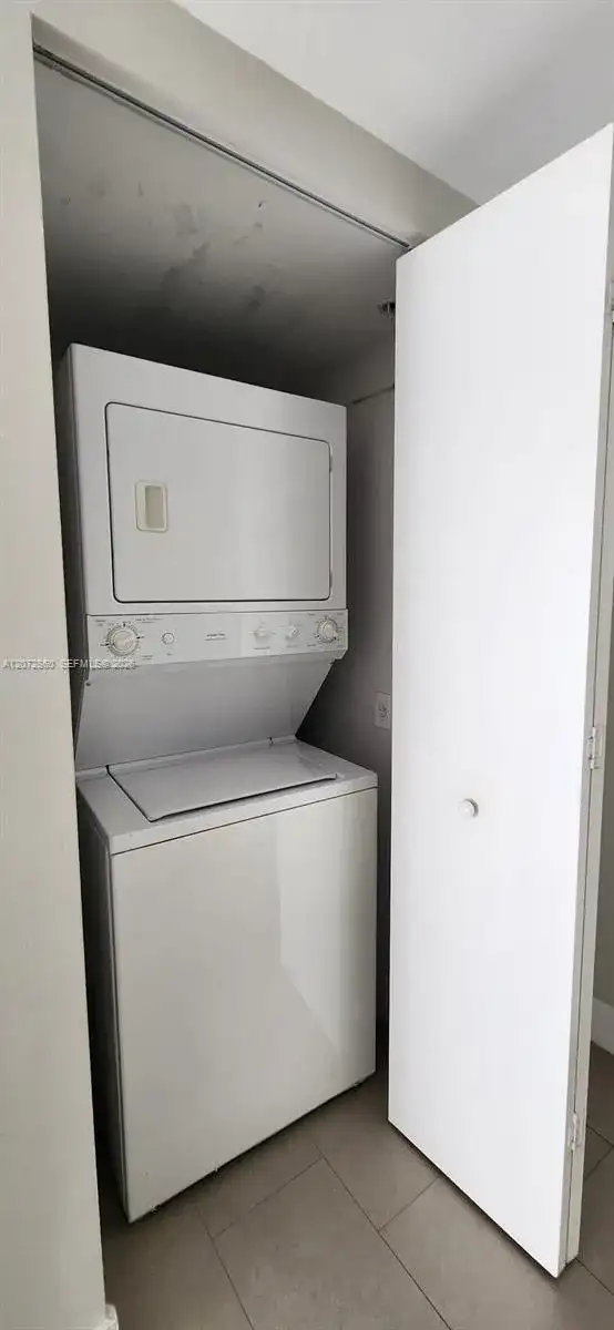 92 SW 3rd St # 4308, Miami FL 33130 photo 5