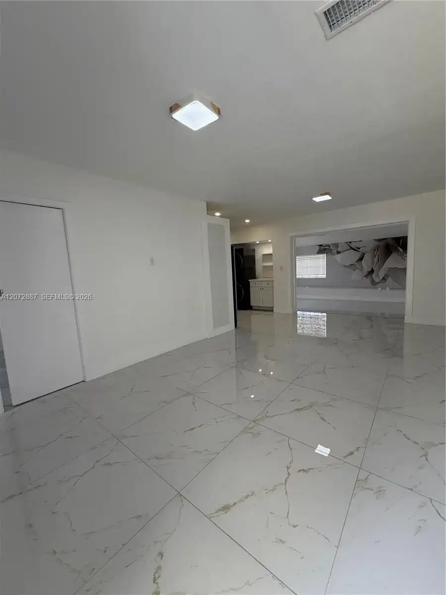 6480 W 13th Ave, Hialeah FL 33012 photo 4