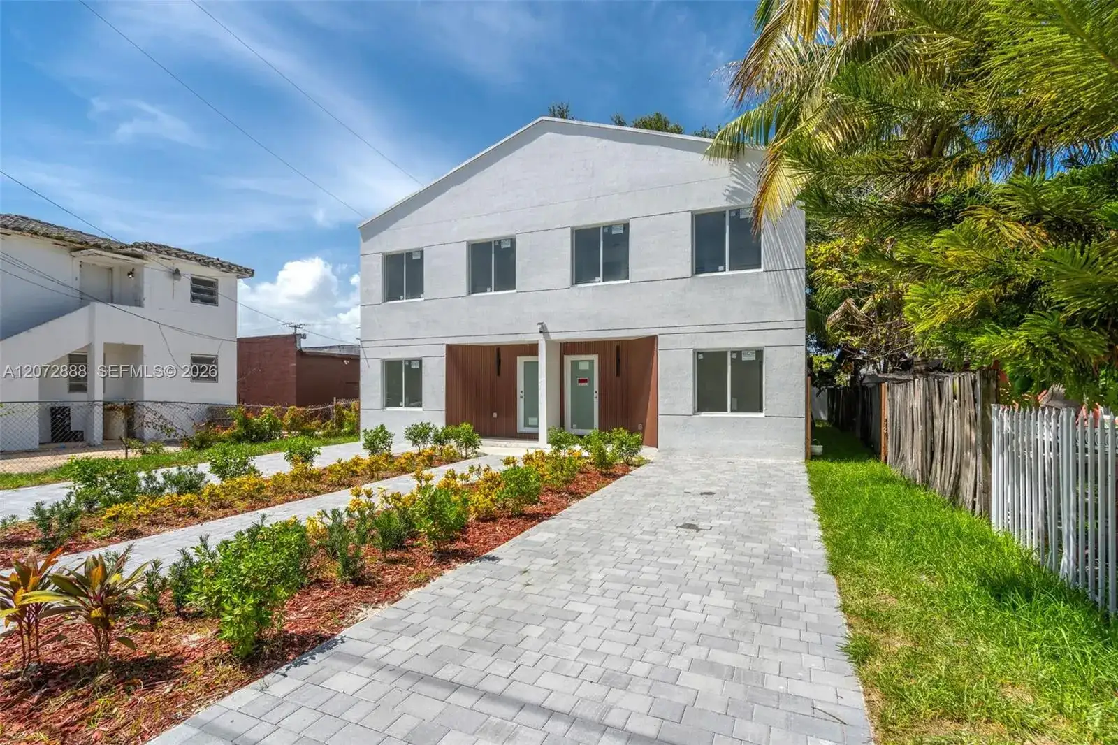 1629 NW 40th st, Miami FL 33142 photo 2