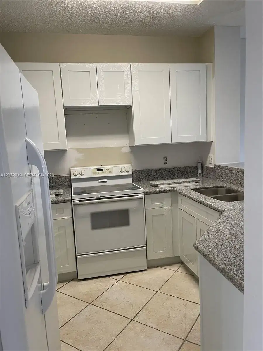 321 SW 120th Ave # 321, Pembroke Pines FL 33025 photo 4