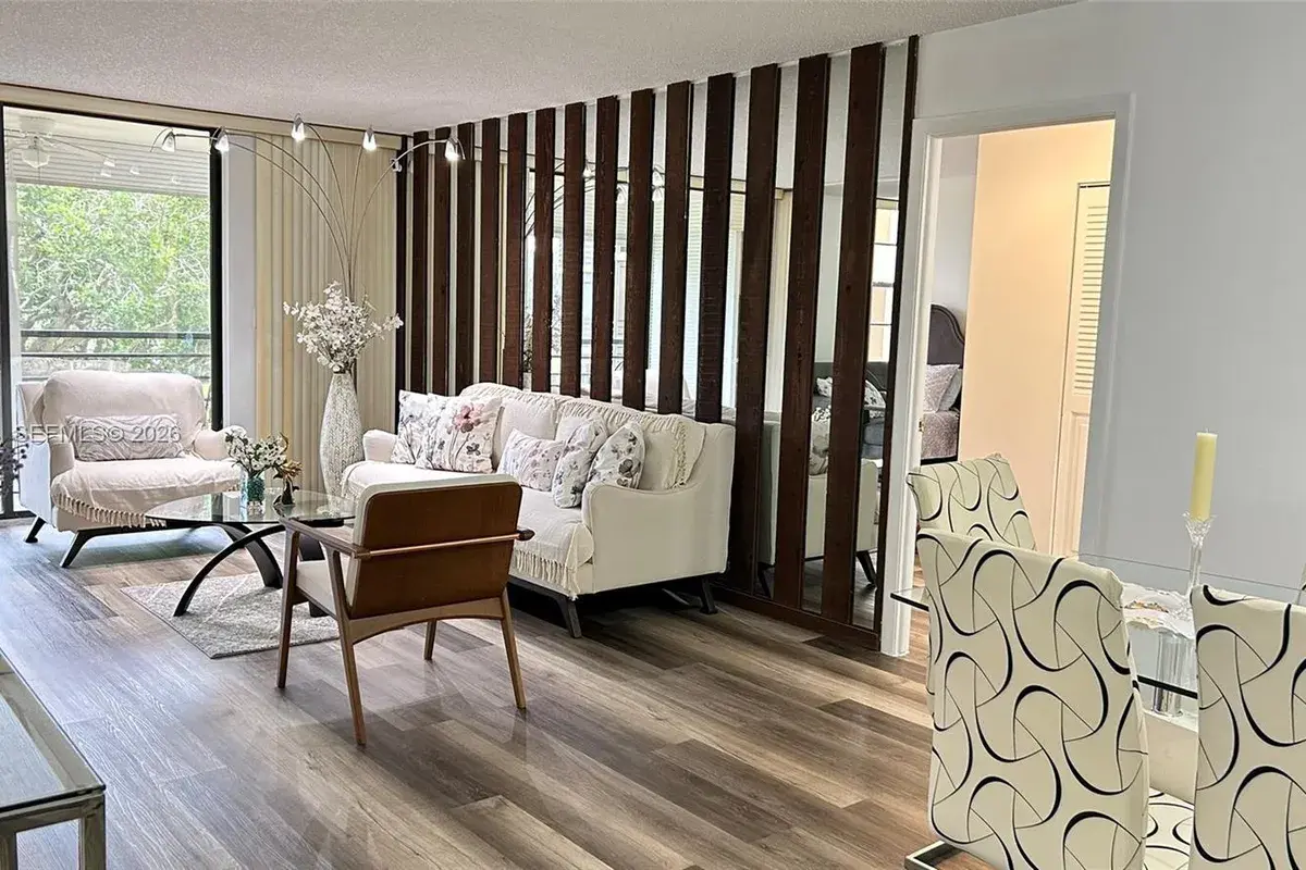 1200 Saint Charles Pl # 209, Pembroke Pines FL 33026
