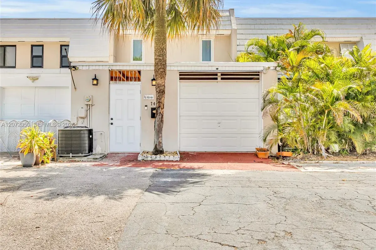 7407 Big Cypress Dr, Miami Lakes FL 33014