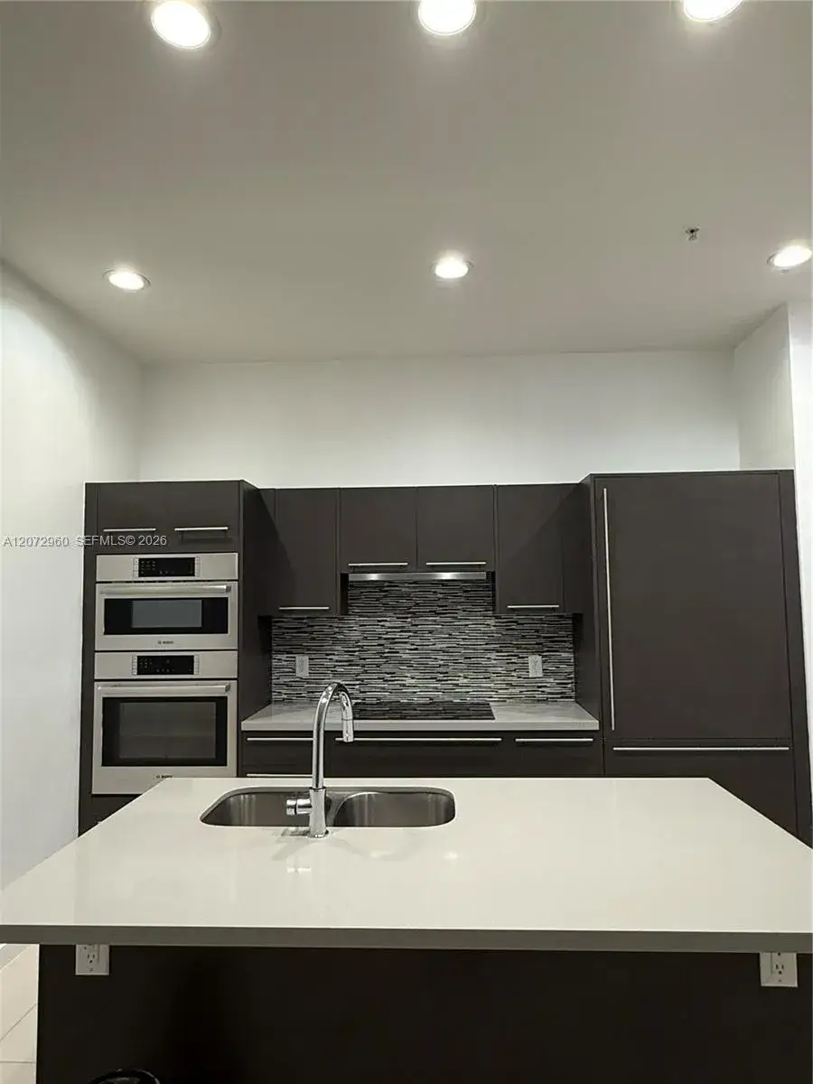 7661 NW 107th Ave # 813, Doral FL 33178