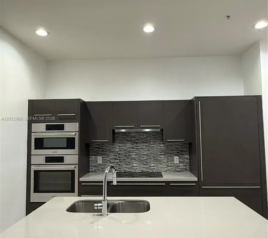 7661 NW 107th Ave # 813, Doral FL 33178