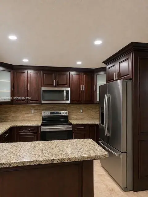 19727 NW 84 TH PL, Hialeah FL 33015