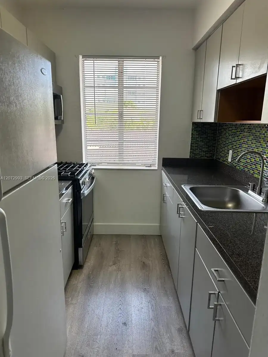 6805 Abbott Ave # 8, Miami Beach FL 33141
