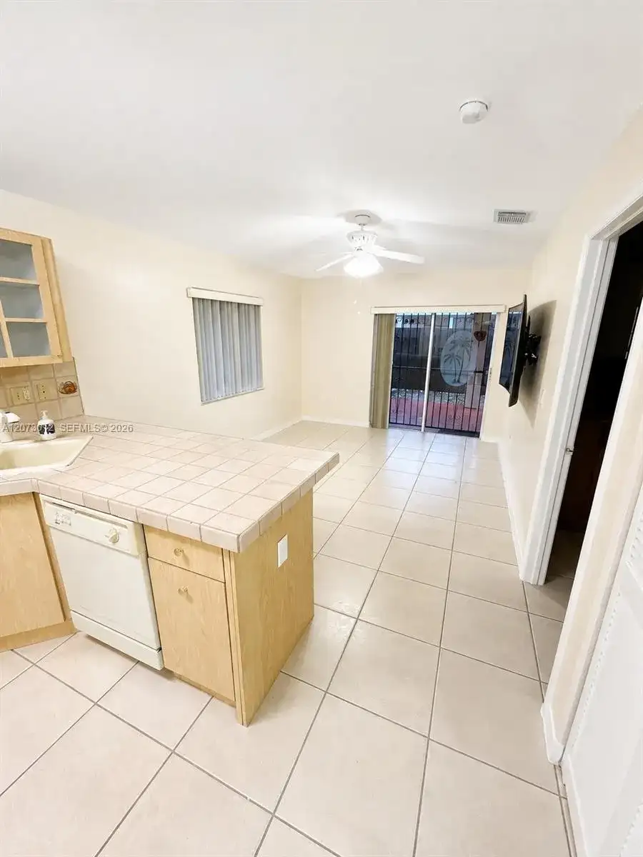 9999 NW 126th Ter, Hialeah Gardens FL 33018 photo 4