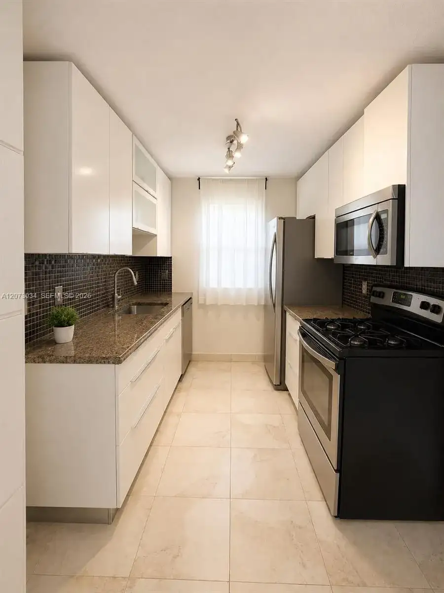 421 NE 1st St # 217, Hallandale Beach FL 33009 photo 5