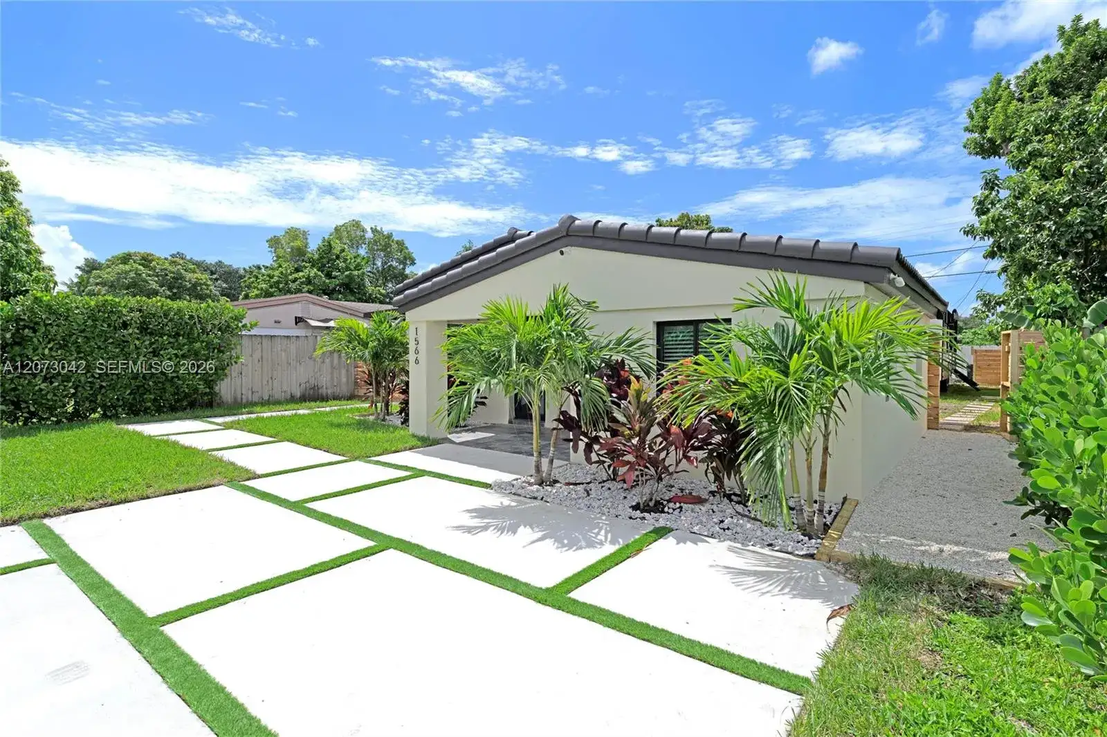 1566 NE 174th St, North Miami Beach FL 33162 photo 2