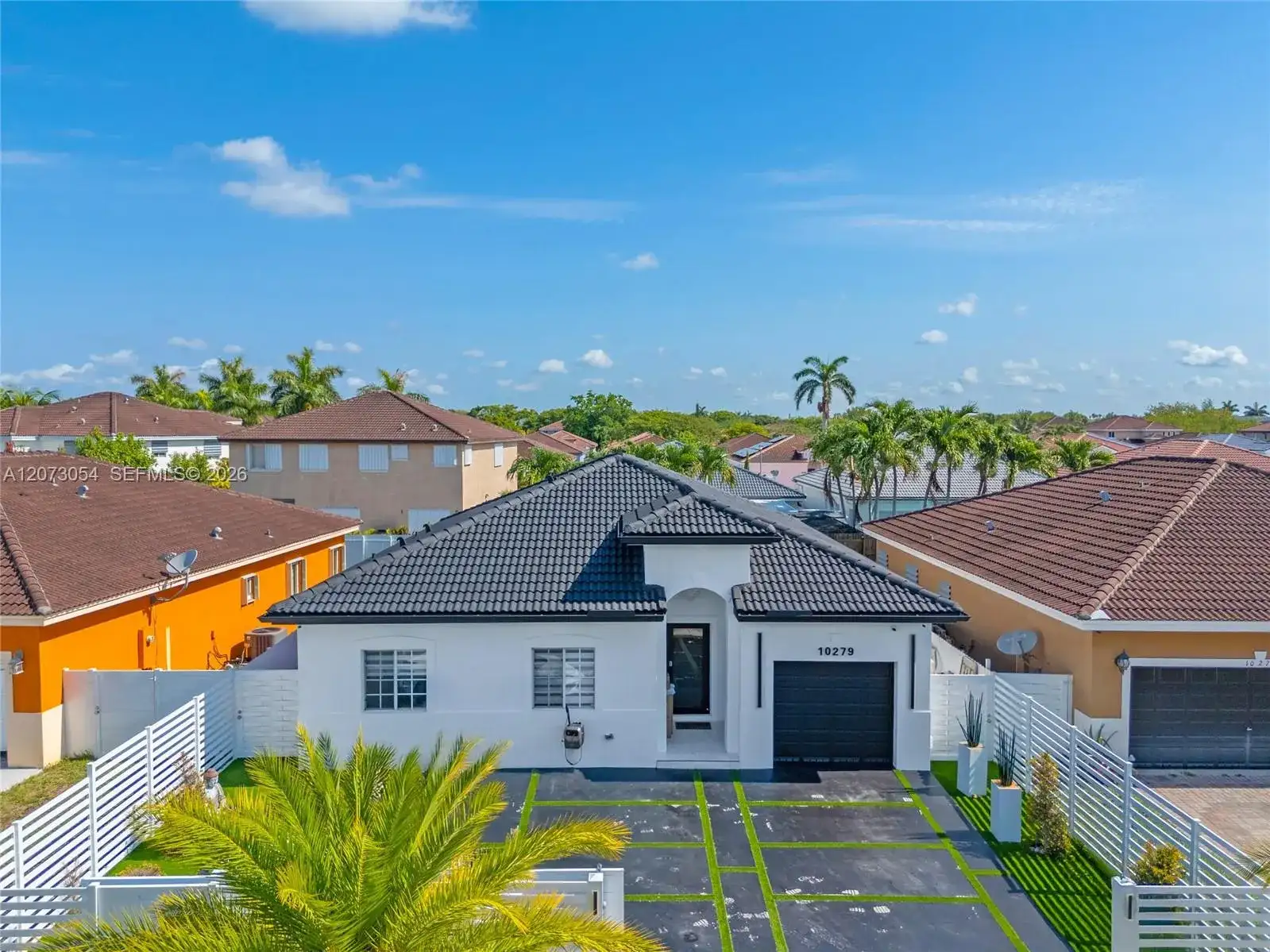 10279 SW 227th Ln, Cutler Bay FL 33190 photo 2