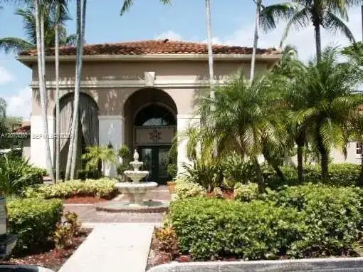 18304 NW 68th Ave, Hialeah FL 33015