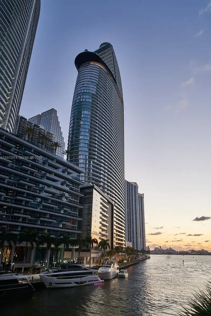 300 Biscayne Boulevard Way # 2608W, Miami FL 33131 photo 2