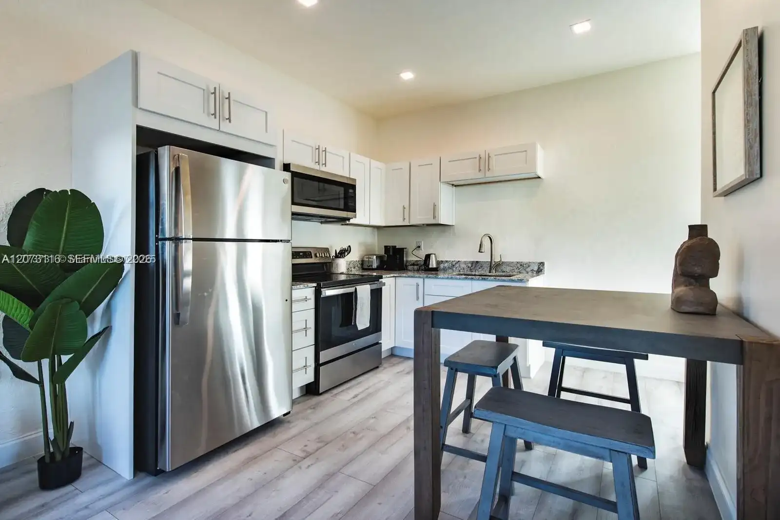 115 SE 2nd St # 2, Hallandale Beach FL 33009