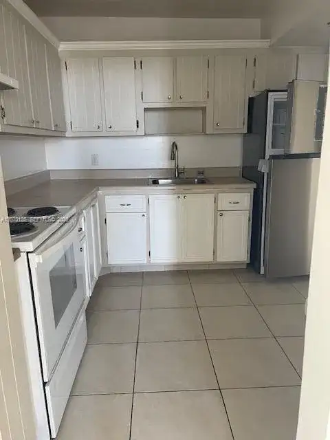 2025 NE 164th St # 801, North Miami Beach FL 33162 photo 4
