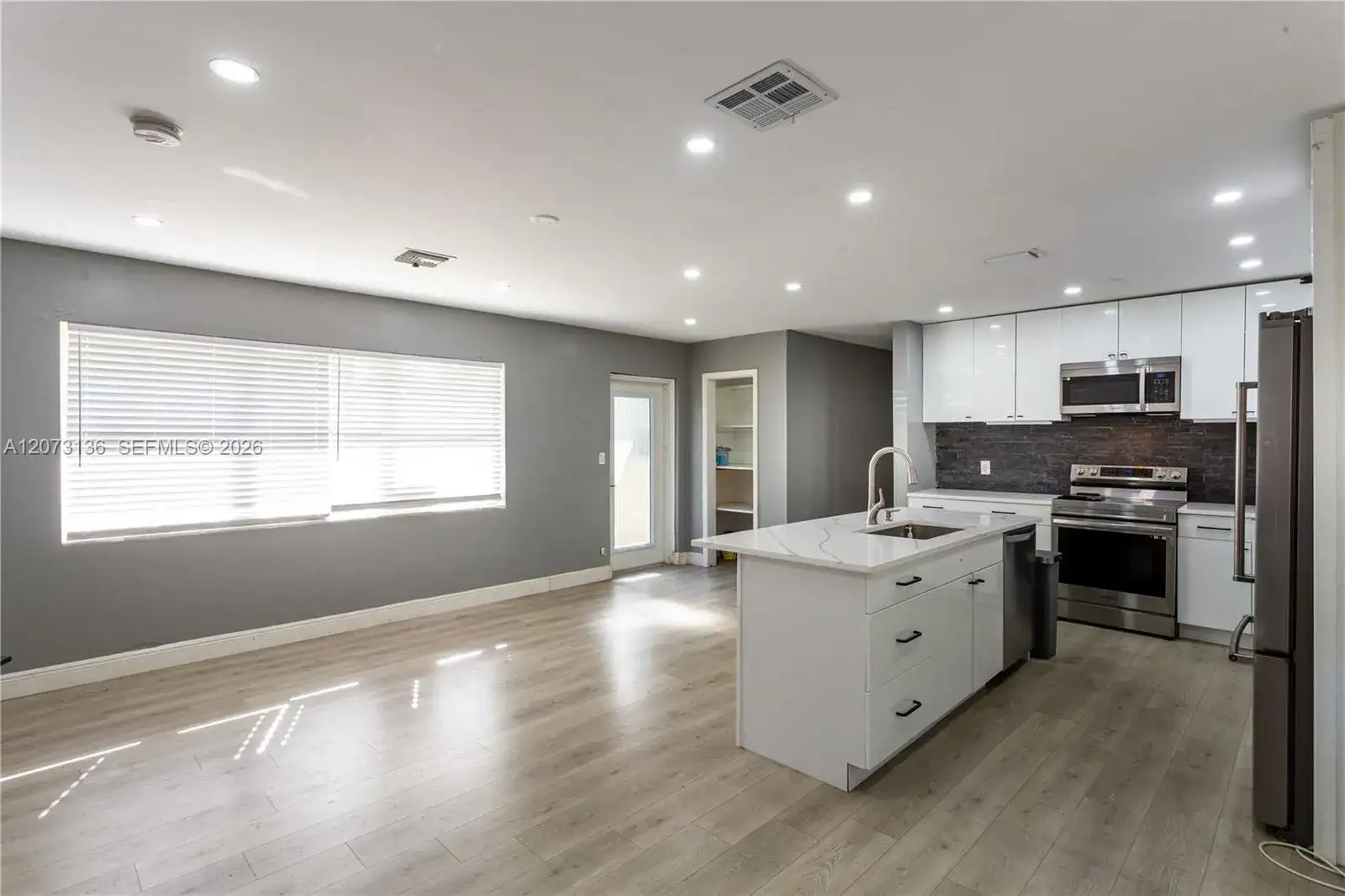 1725 NW 10th Ave, Fort Lauderdale FL 33311 photo 4