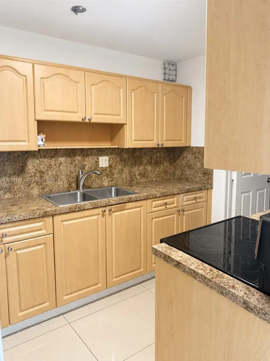 11221 SW 33rd Cir Pl, Miami FL 33165 photo 3
