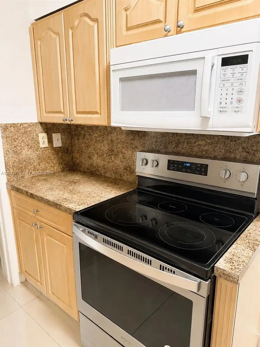 11221 SW 33rd Cir Pl, Miami FL 33165 photo 4