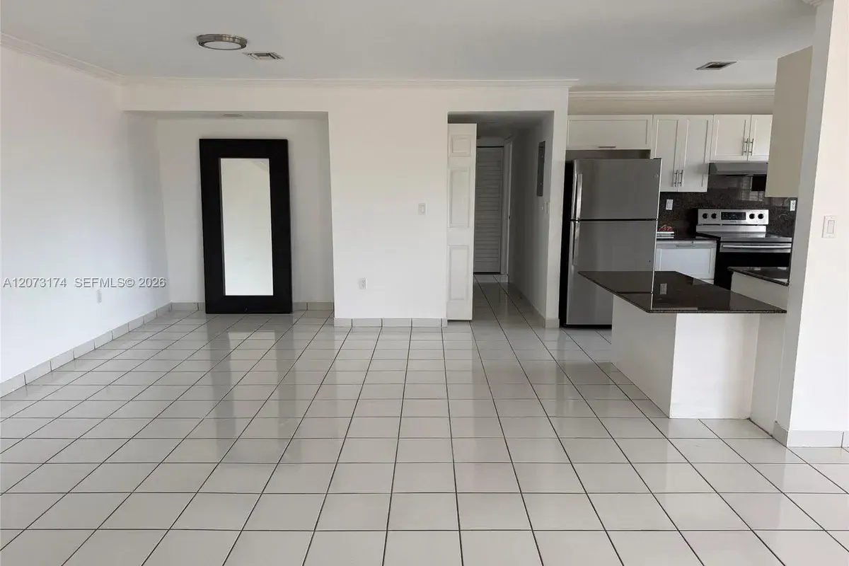 37 Majorca Ave # 402, Coral Gables FL 33134