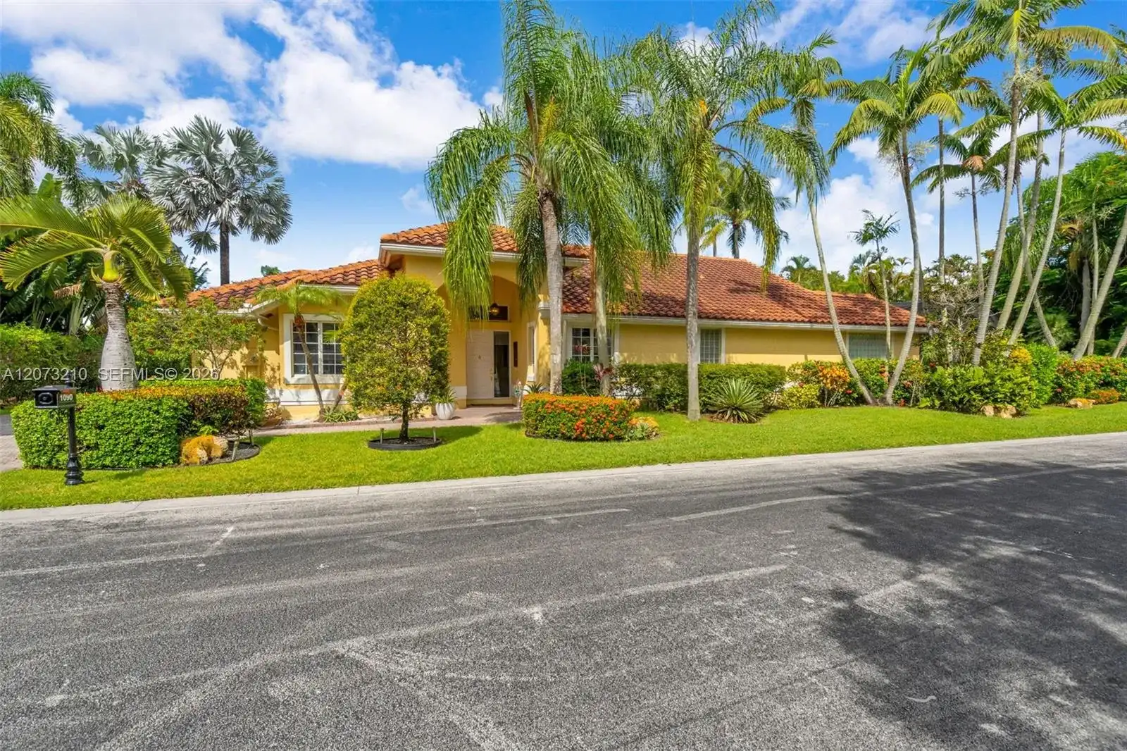 1090 SW 156th Ave, Pembroke Pines FL 33027