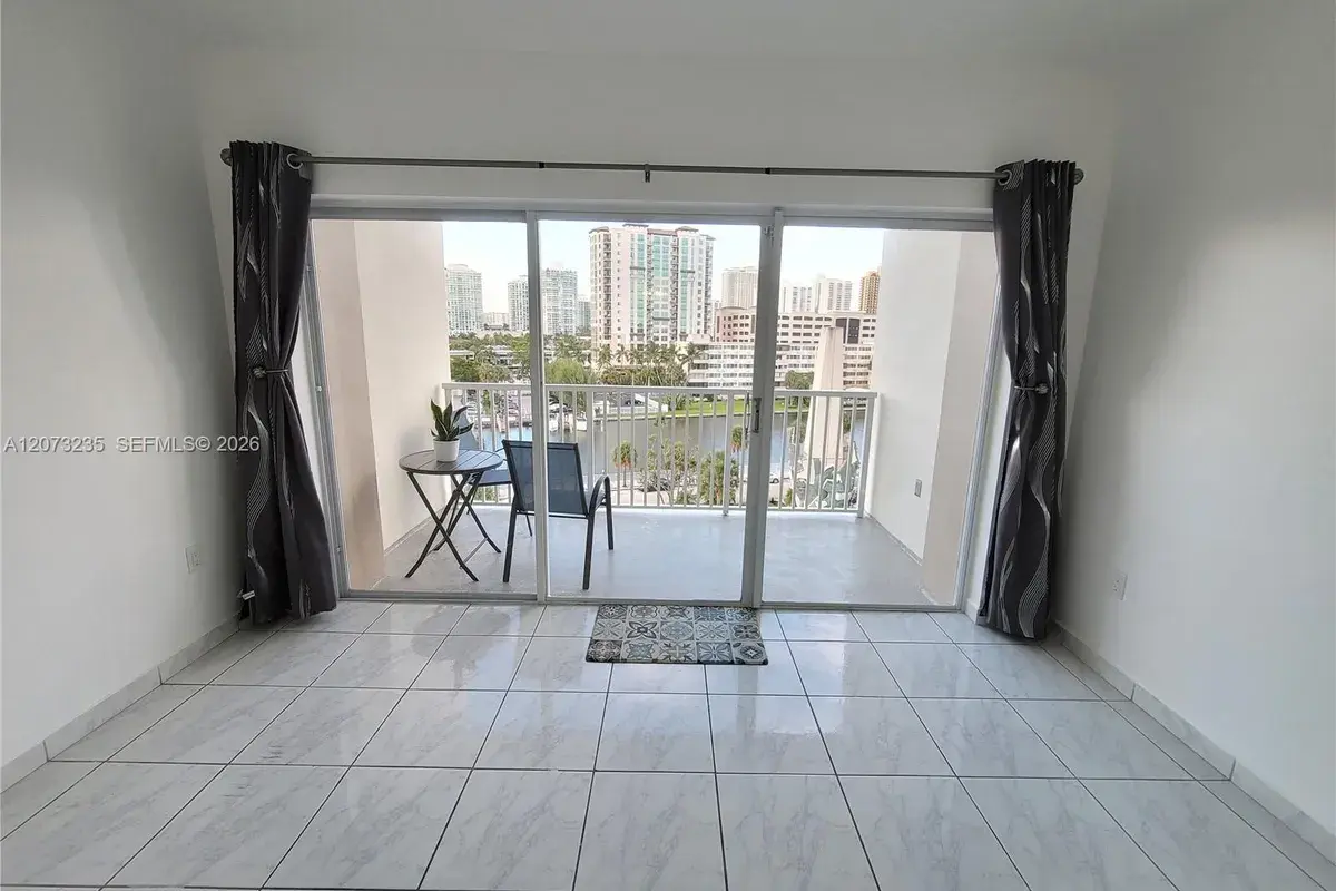 300 Bayview Dr # 603, Sunny Isles Beach FL 33160