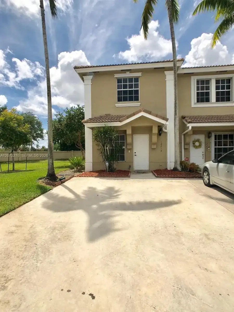 12218 SW 8th Ct, Pembroke Pines FL 33025