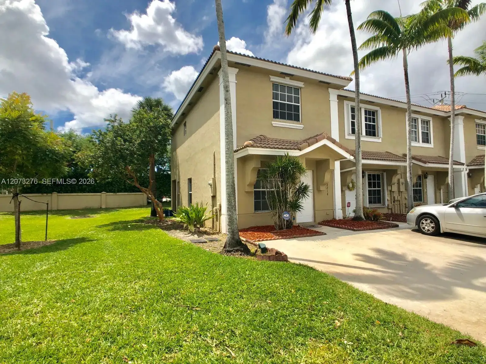 12218 SW 8th Ct, Pembroke Pines FL 33025 photo 2
