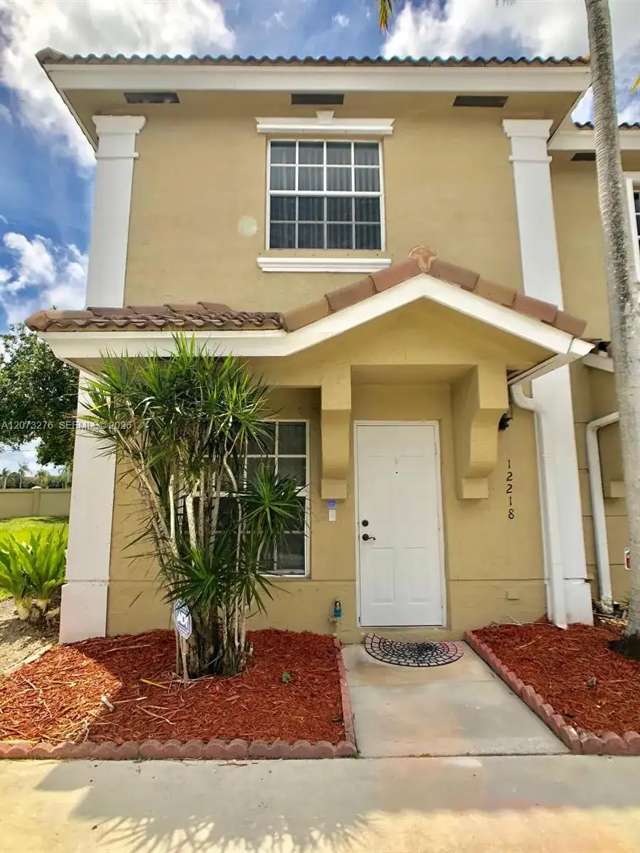 12218 SW 8th Ct, Pembroke Pines FL 33025 photo 3