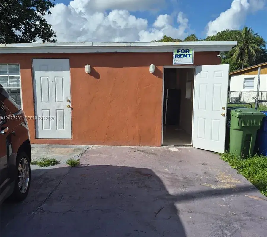 2300 NW 15th Ct, Fort Lauderdale FL 33311