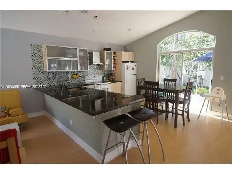 882 Garnet Cir # 882, Weston FL 33326 photo 3
