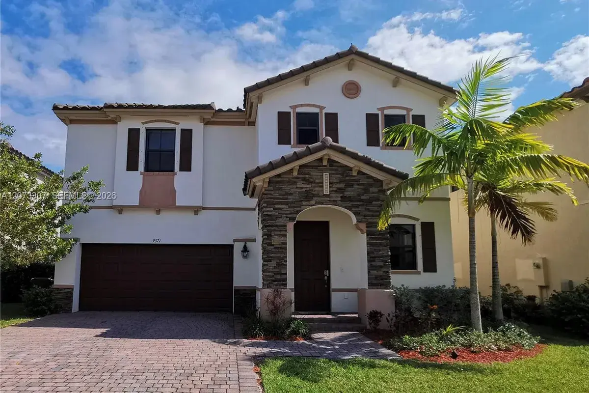 9371 W 35th Ave, Hialeah FL 33018