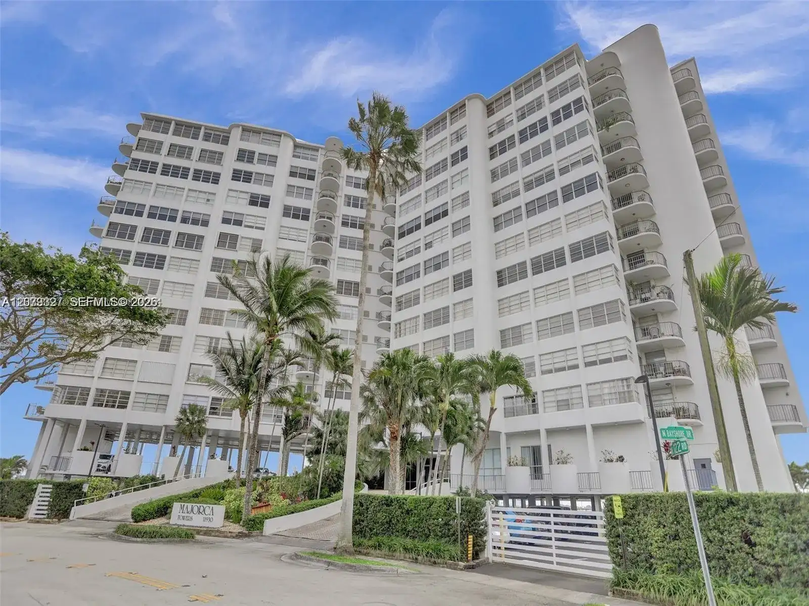 11930 N Bayshore Dr # 1407, North Miami FL 33181 photo 3
