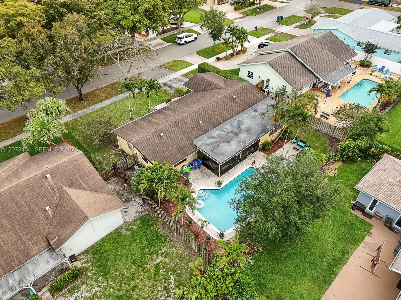 5009 SW 104th Ave, Cooper City FL 33328 photo 4