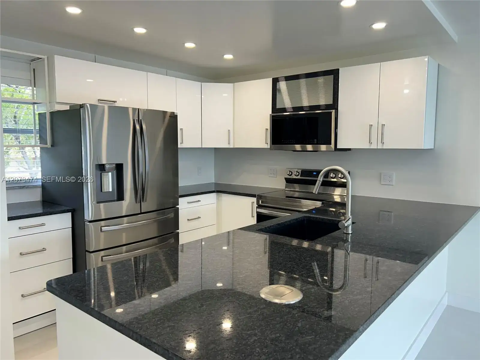 3550 NE 169th St # 304, North Miami Beach FL 33160 photo 4