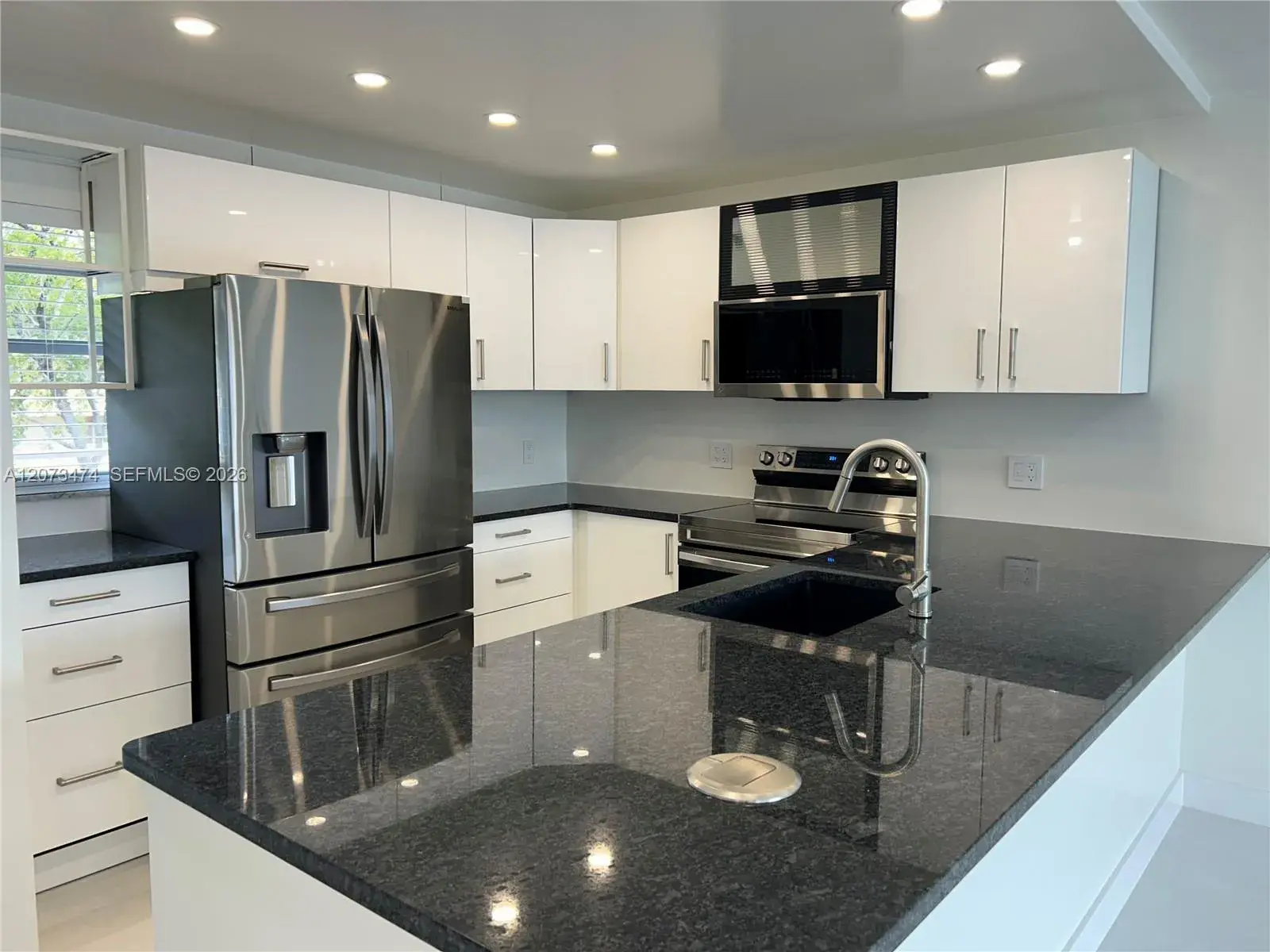 3550 NE 169th St # 304, North Miami Beach FL 33160