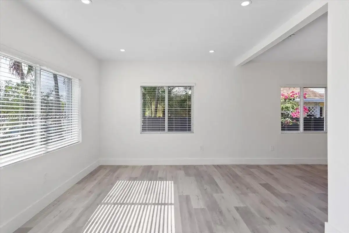 449 E 10th St, Hialeah FL 33010 photo 4