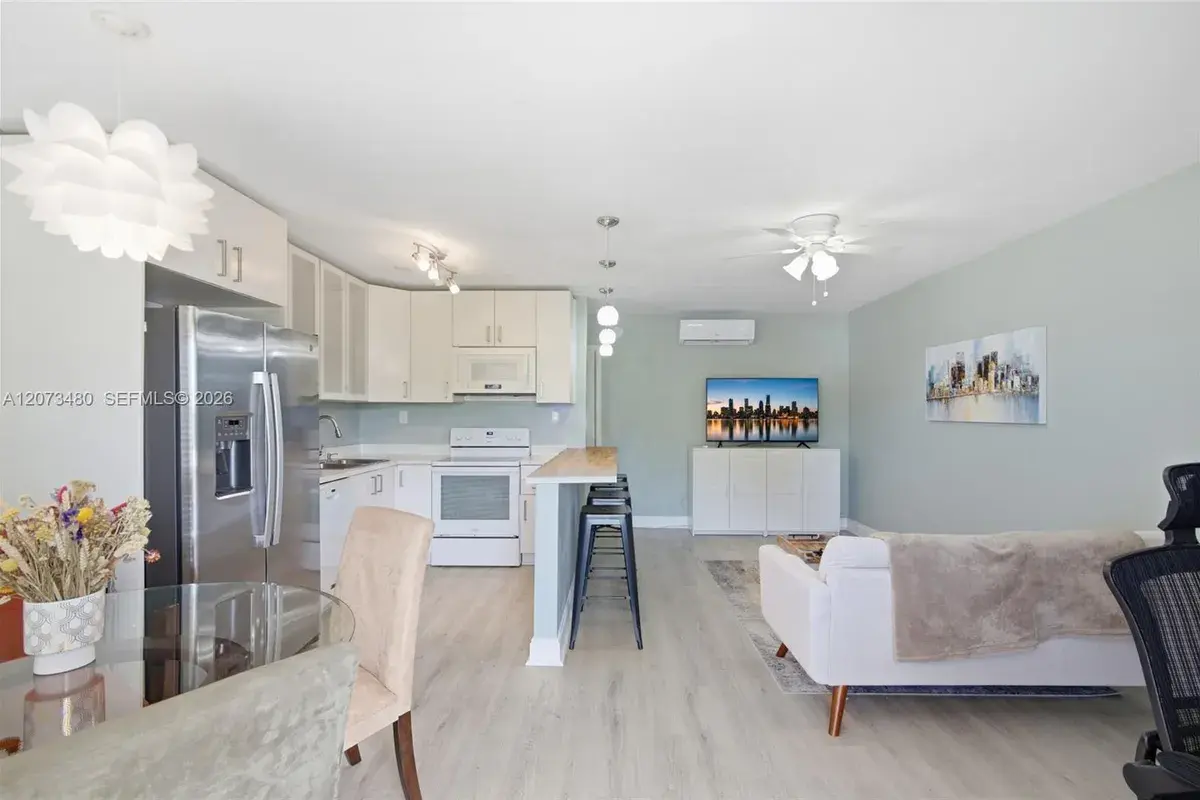 2716 NE 30th Pl # 207C, Fort Lauderdale FL 33306