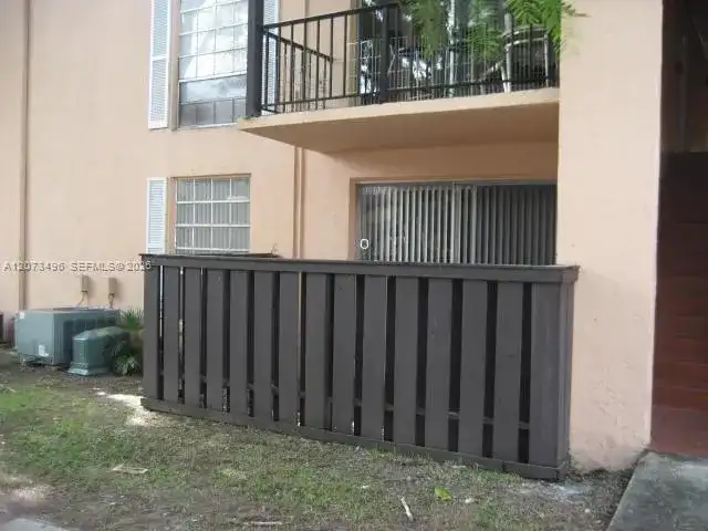 10810 N KENDALL DR # 11, Miami FL 33176