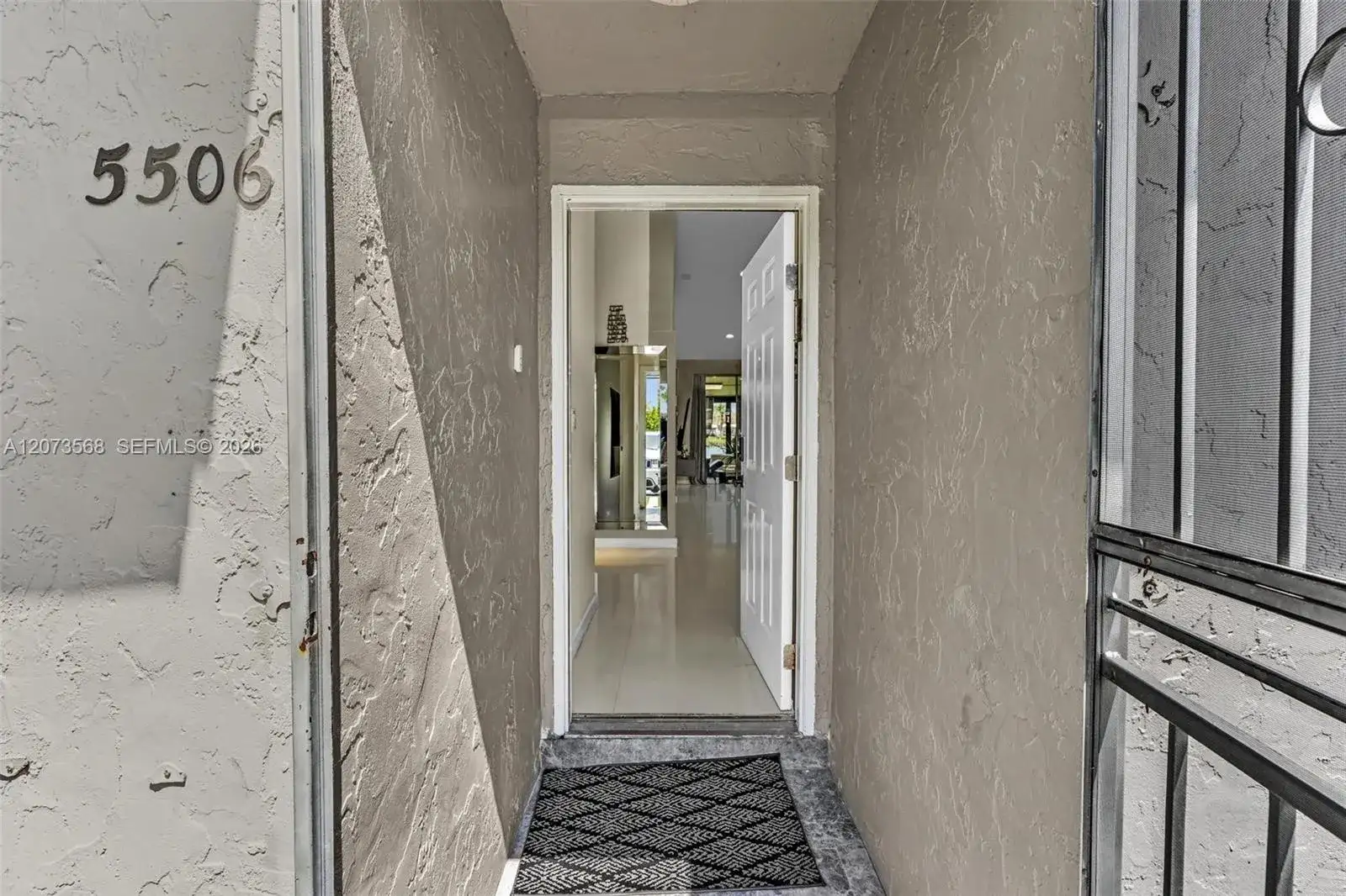 5506 SW 28th Ter, Dania Beach FL 33312 photo 4