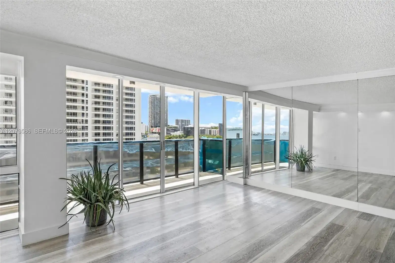 600 NE 36th St # 1404, Miami FL 33137 photo 2