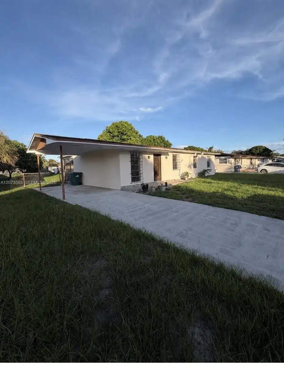 19211 NW 52nd Ave, Miami Gardens FL 33055