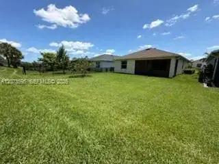 556 SE Mulberry Way, Port St. Lucie FL 34984 photo 2