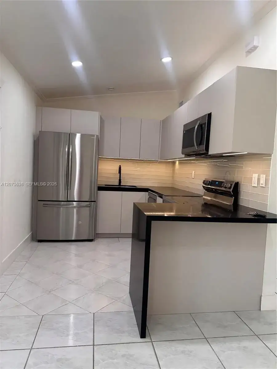 17521 NE 4th Ave, Miami FL 33162 photo 3